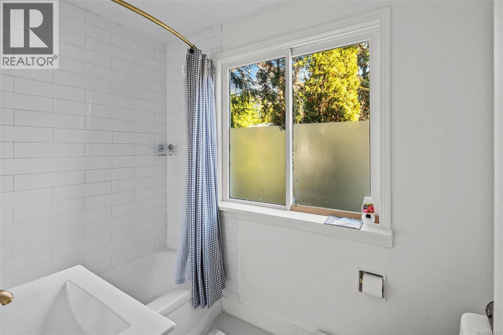 337 Moss St - 26