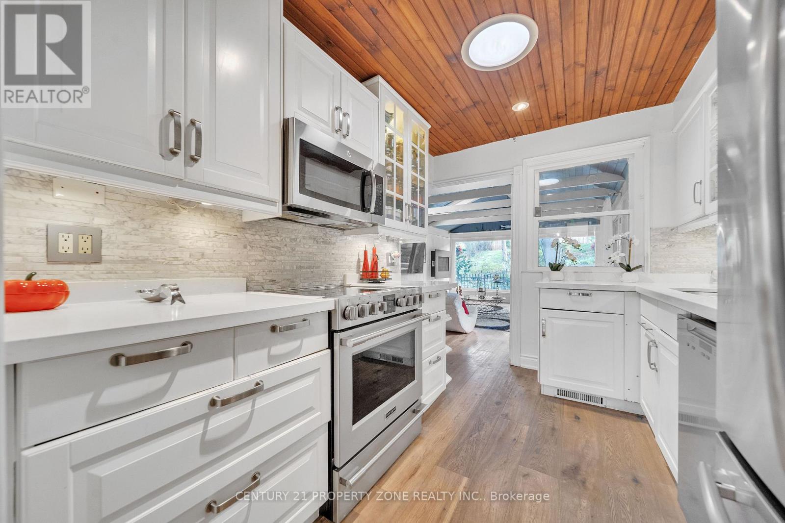 122 VISTA BOULEVARD - 11