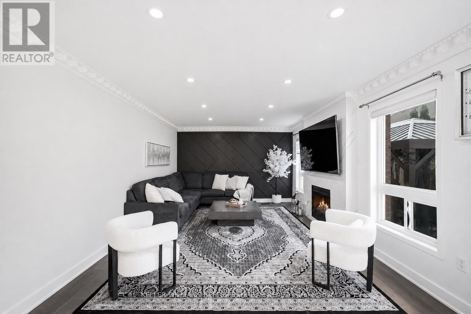 24 BRADBURY CRESCENT - 9