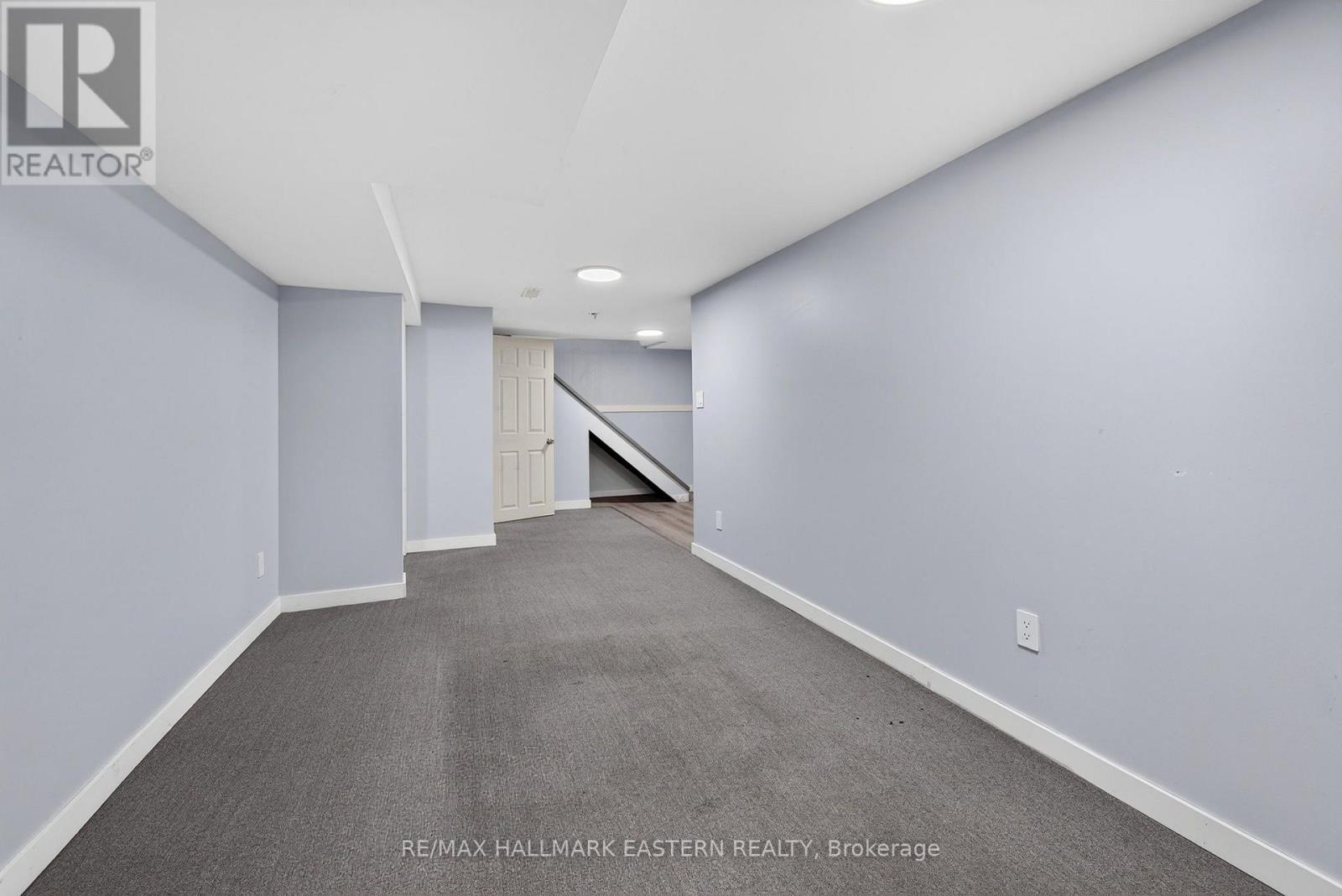 599 DONEGAL STREET - Image 32