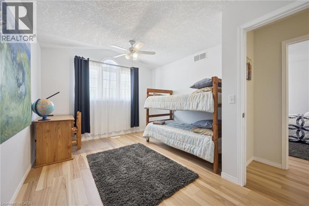 371 UNIVERSITY DOWNS Crescent - 25