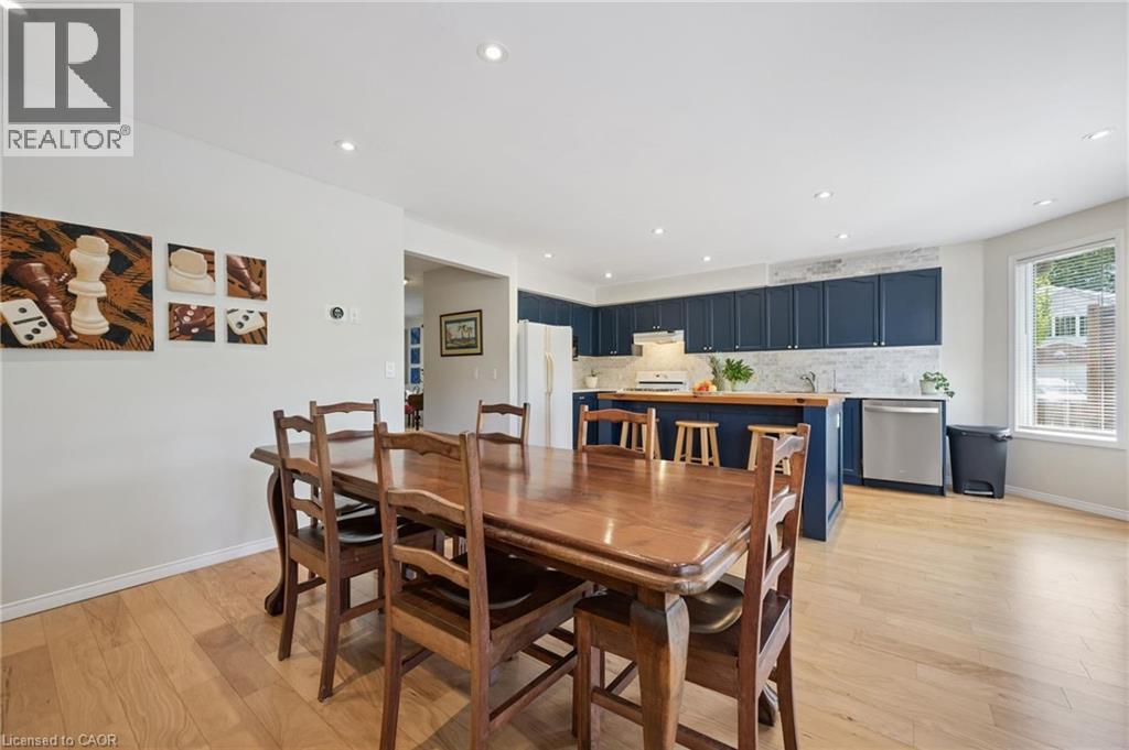 371 UNIVERSITY DOWNS Crescent - Image 17