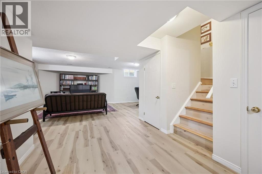 371 UNIVERSITY DOWNS Crescent - Image 28