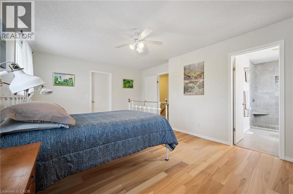 371 UNIVERSITY DOWNS Crescent - 20