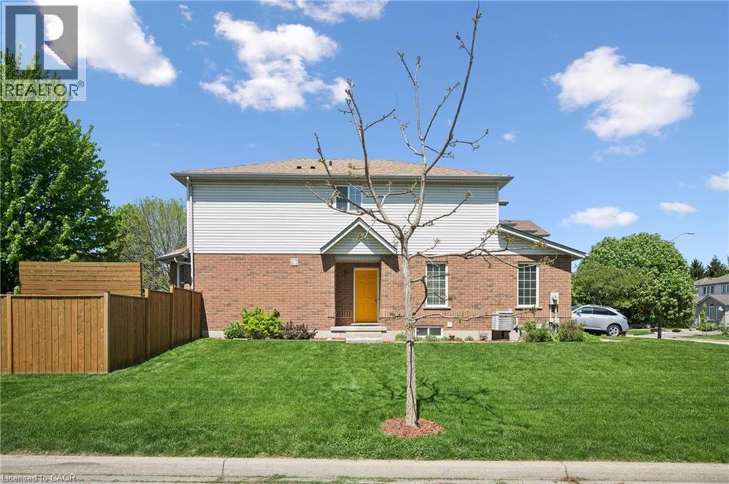 371 UNIVERSITY DOWNS Crescent - Image 4