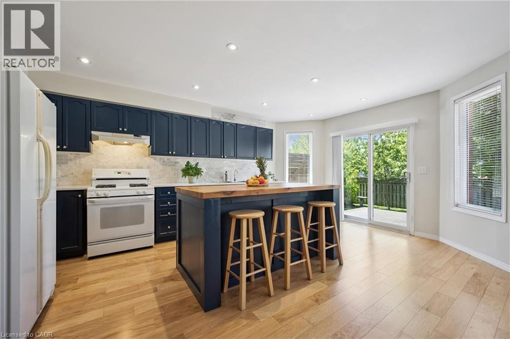 371 UNIVERSITY DOWNS Crescent - 10