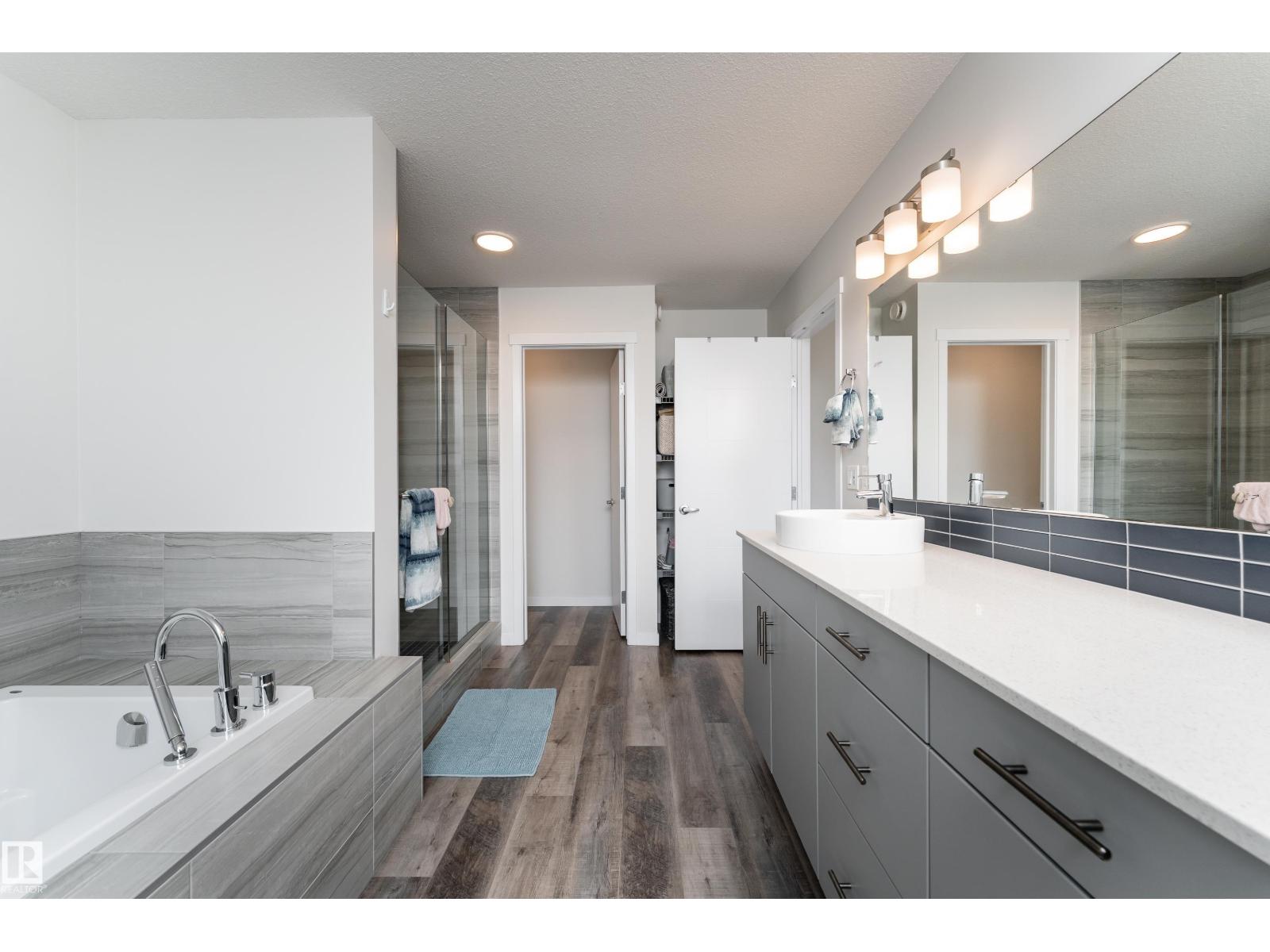 4659 175 AV NW - 48