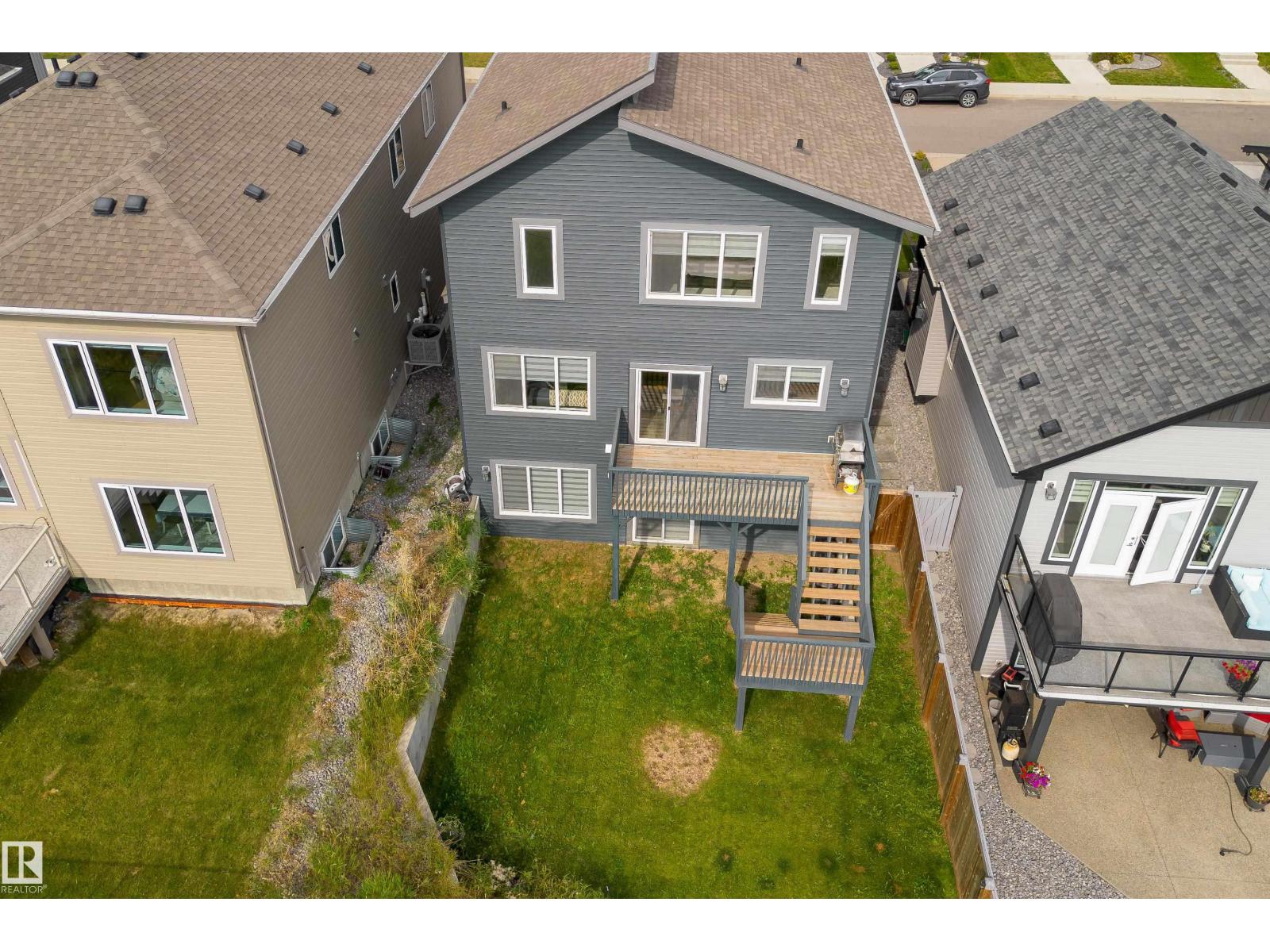 4659 175 AV NW - 4