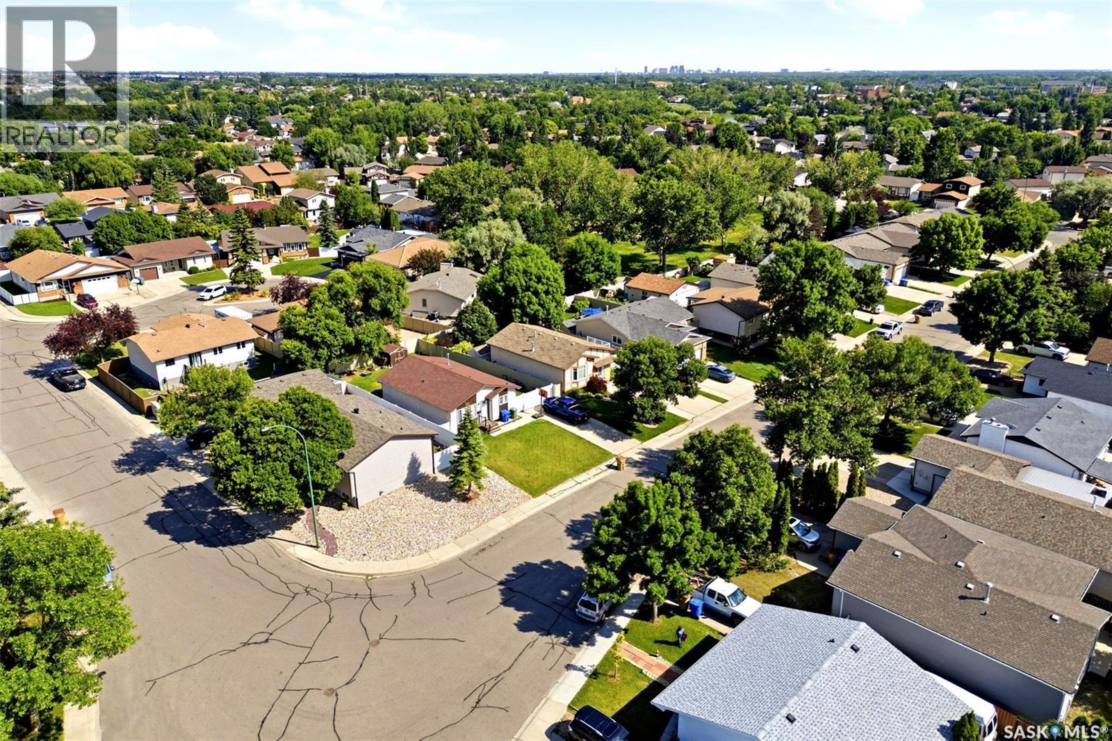 6422 HIRD CRESCENT - 52