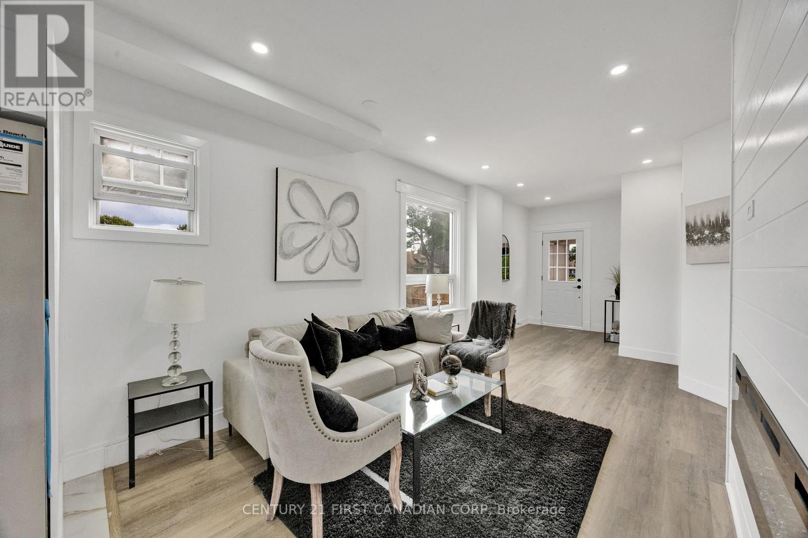328 OAKLAND AVENUE - Image 10