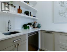 4pc Ensuite bath - 1925 35 Street Ne, Salmon Arm, BC V1E1M9 Photo 15
