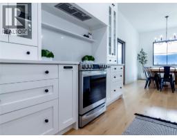 Living room - 1925 35 Street Ne, Salmon Arm, BC V1E1M9 Photo 17
