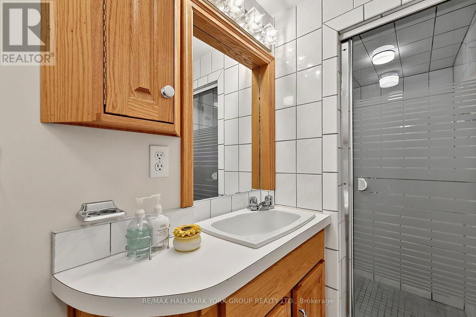 80 FAIRWAY DRIVE - Image 24