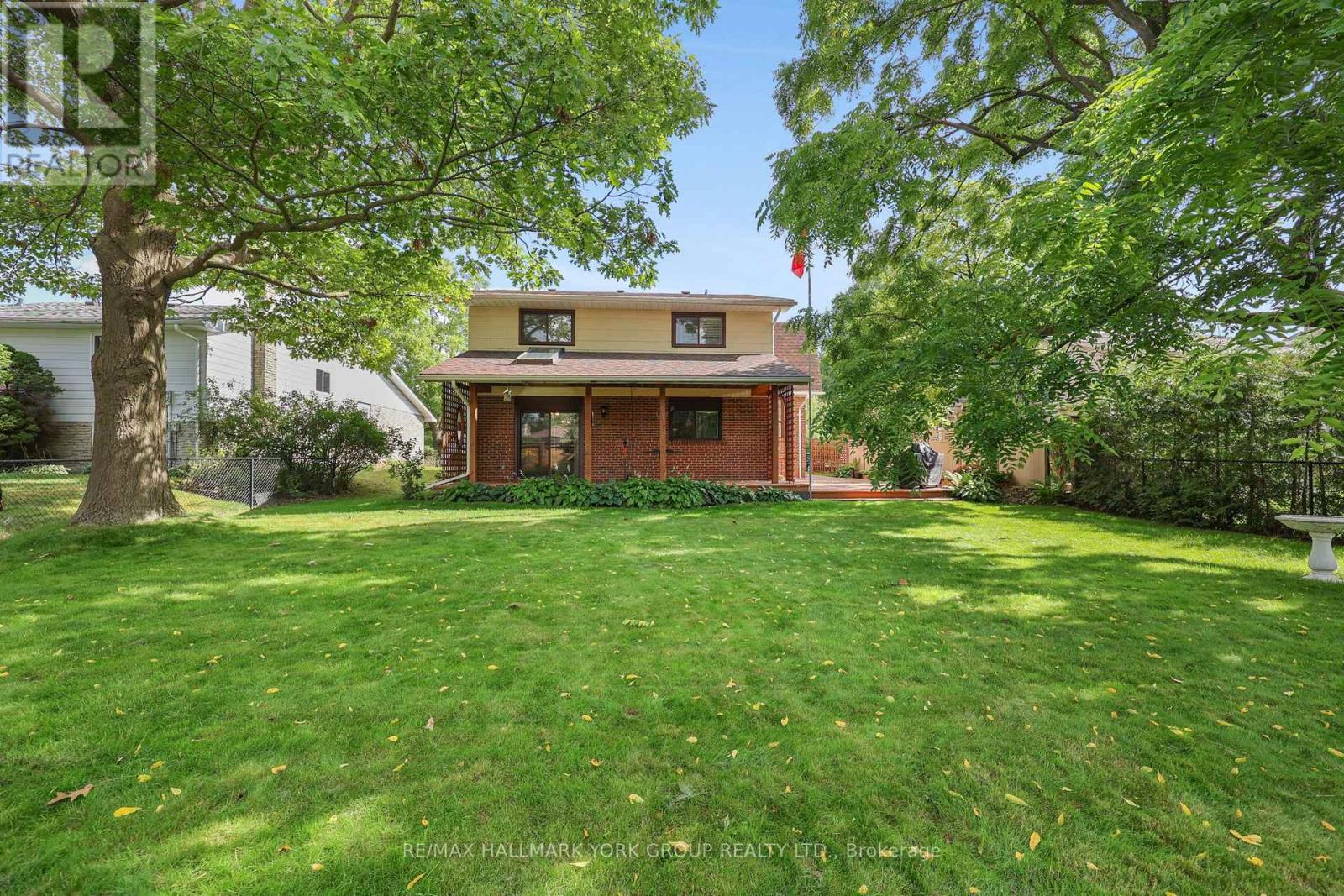 80 FAIRWAY DRIVE - Image 33
