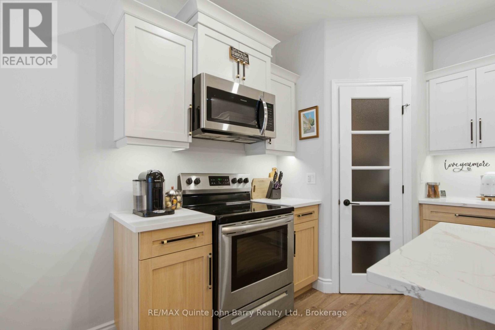 28 RAYCROFT DRIVE - 10