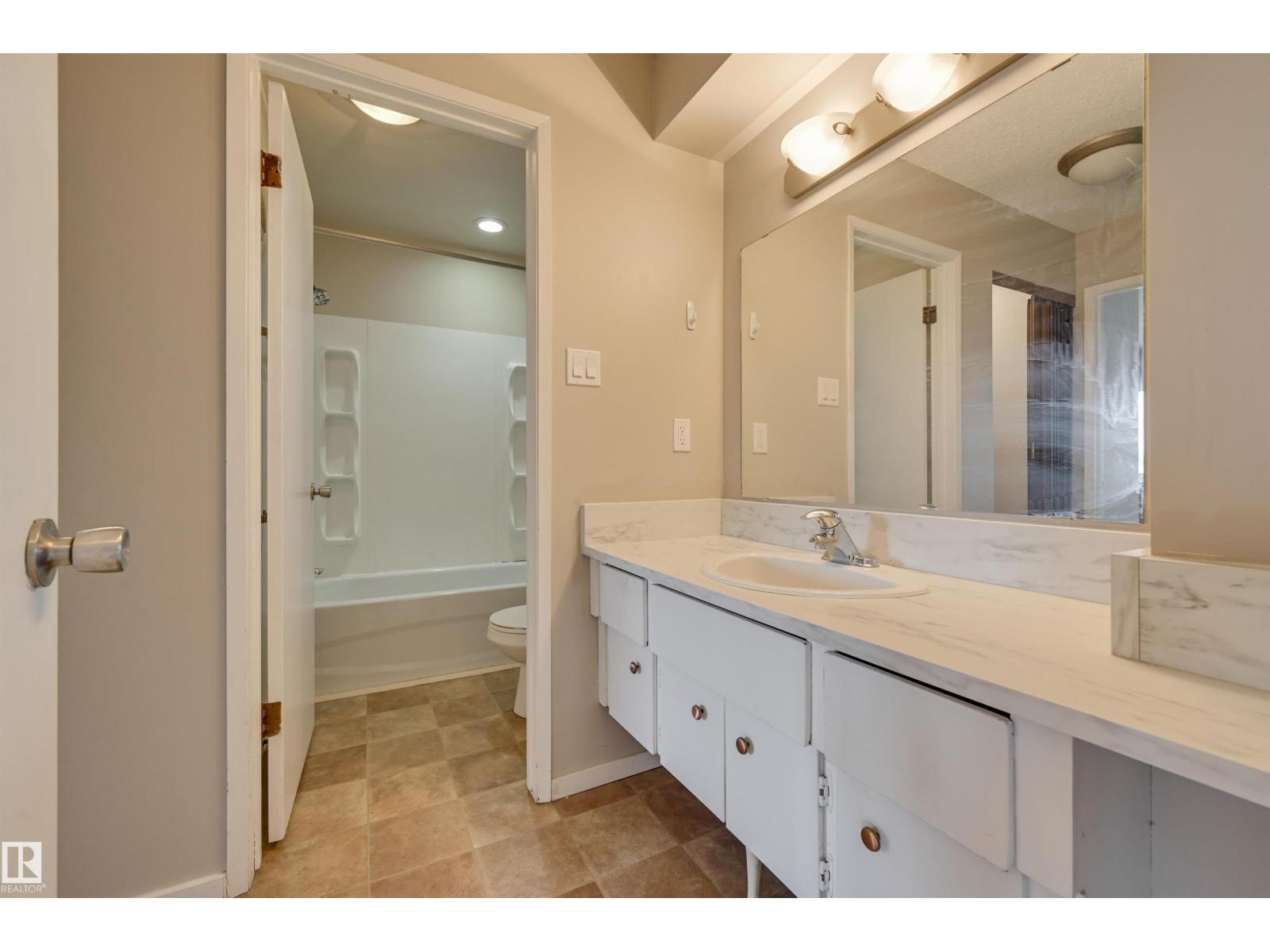 #402 11019 107 ST NW - Image 6