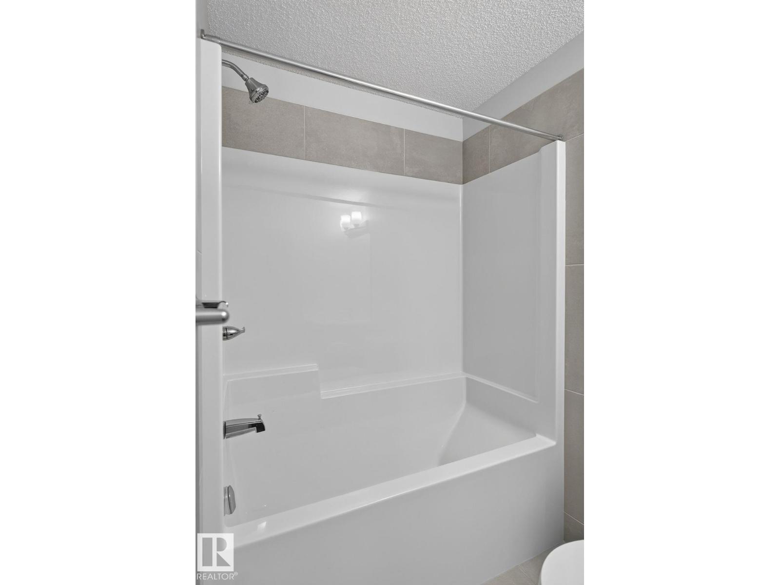 #33 11910 35 AV SW - 35