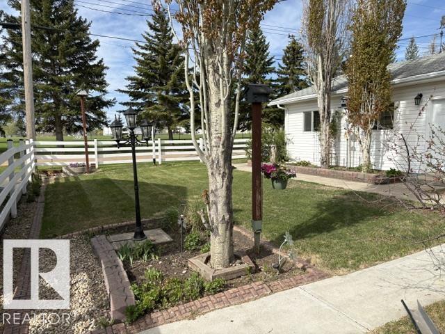 4805 53ave - 3