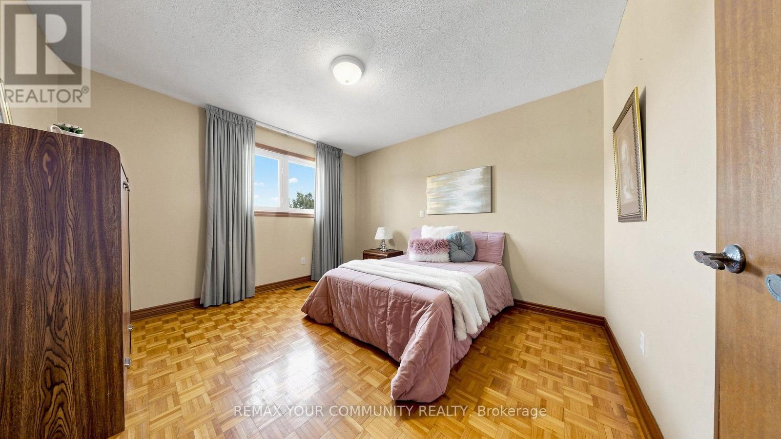 2 JANUS PLACE - Image 22
