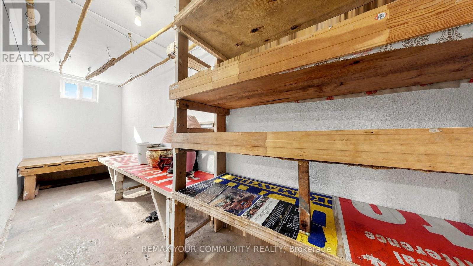 2 JANUS PLACE - Image 36