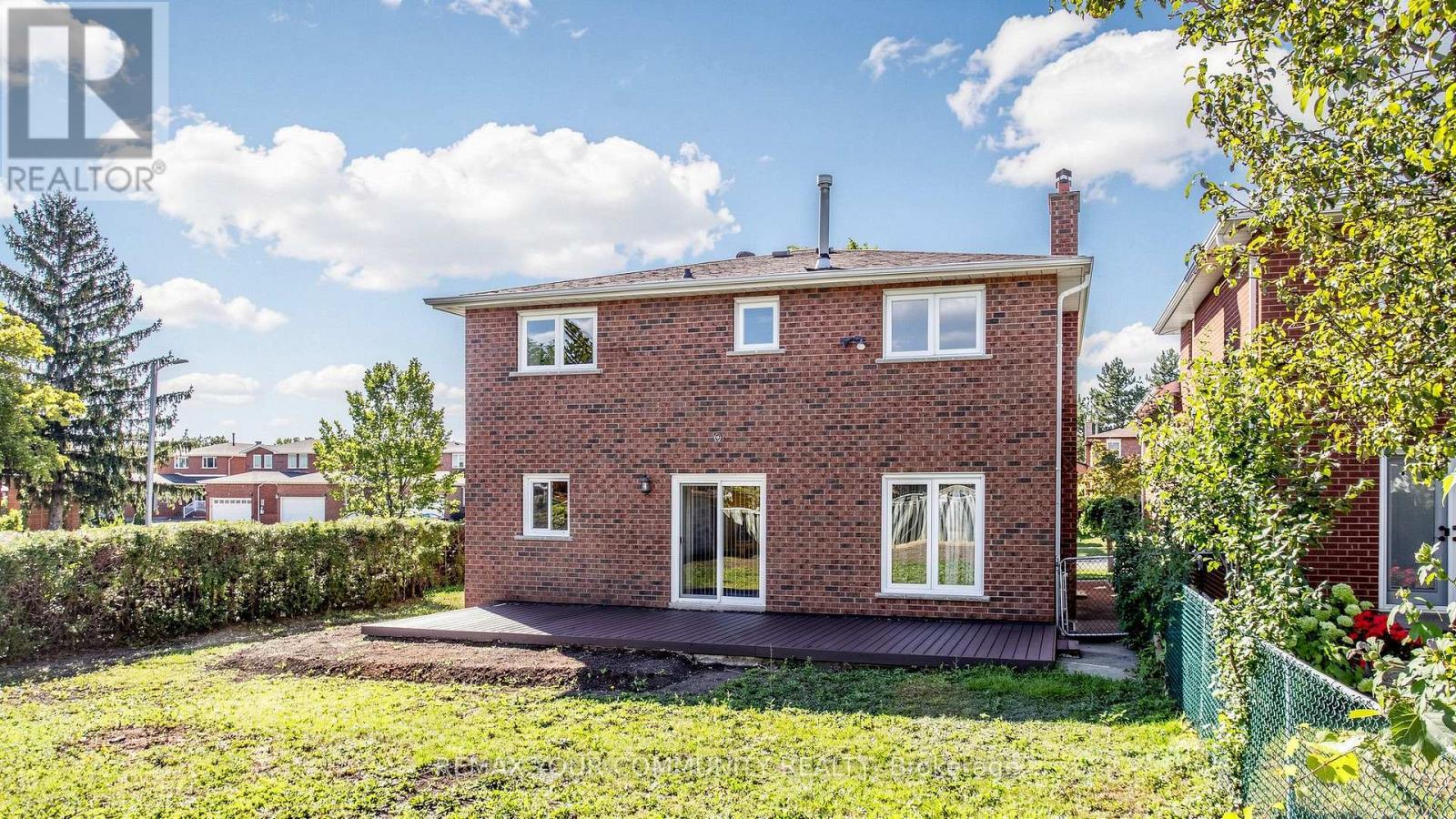 2 JANUS PLACE - Image 39