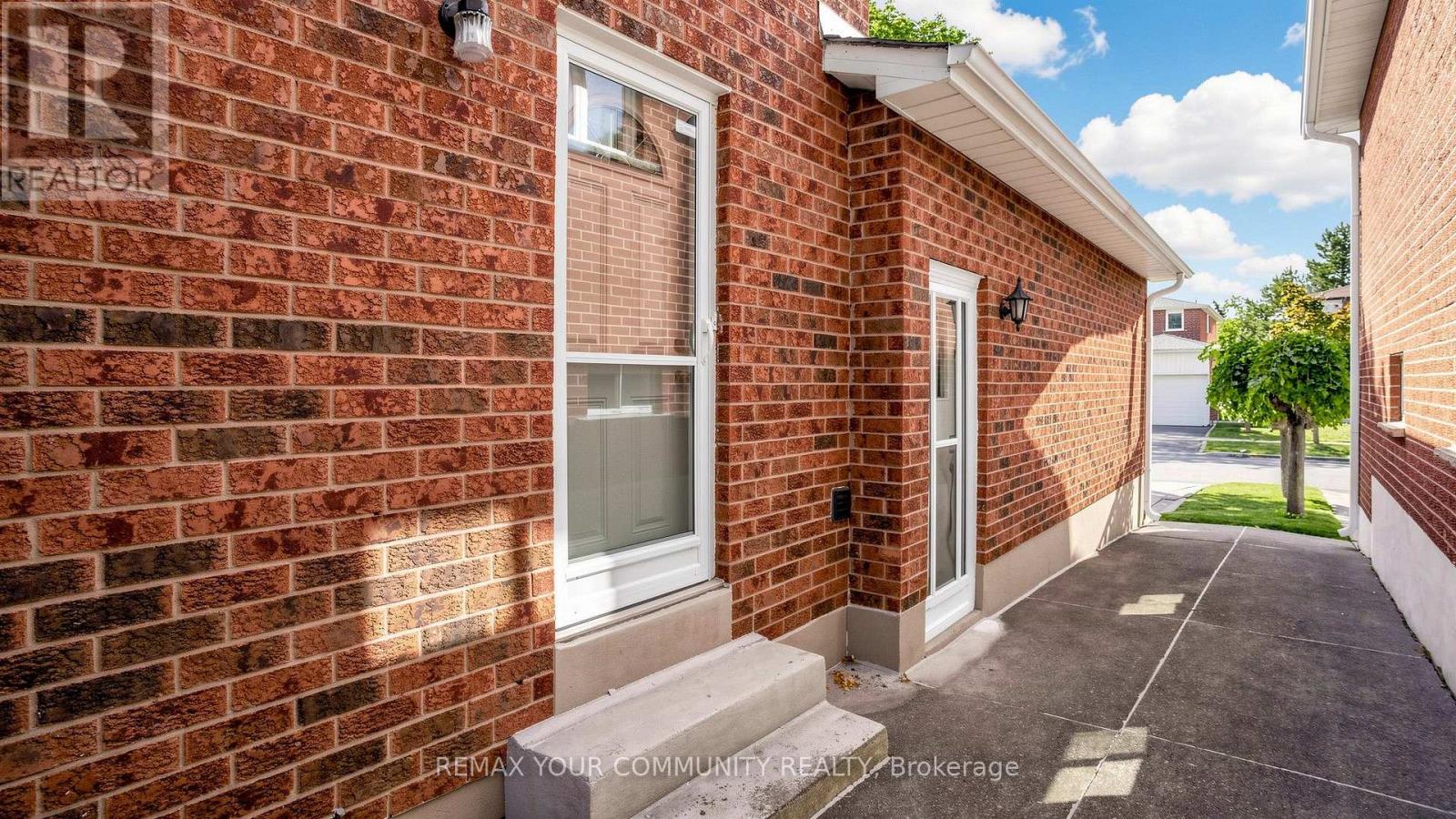 2 JANUS PLACE - 42