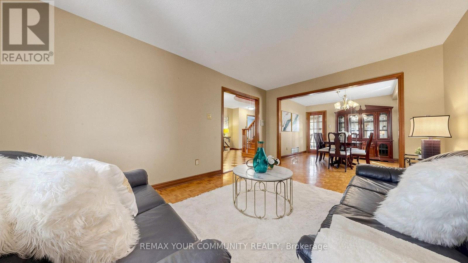 2 JANUS PLACE - Image 6