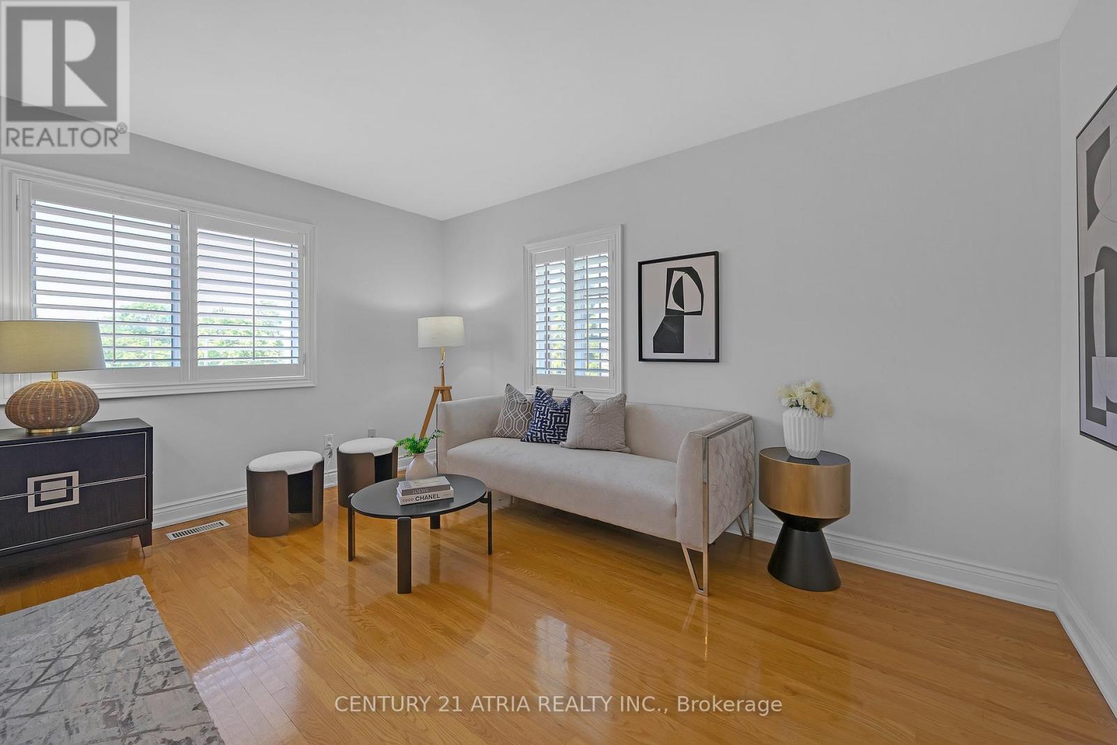543 QUEENS DRIVE - 22