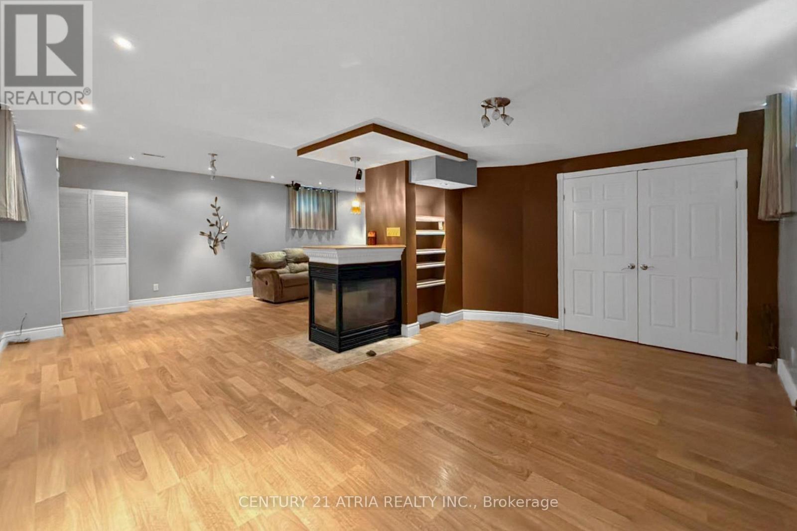 543 QUEENS DRIVE - Image 37