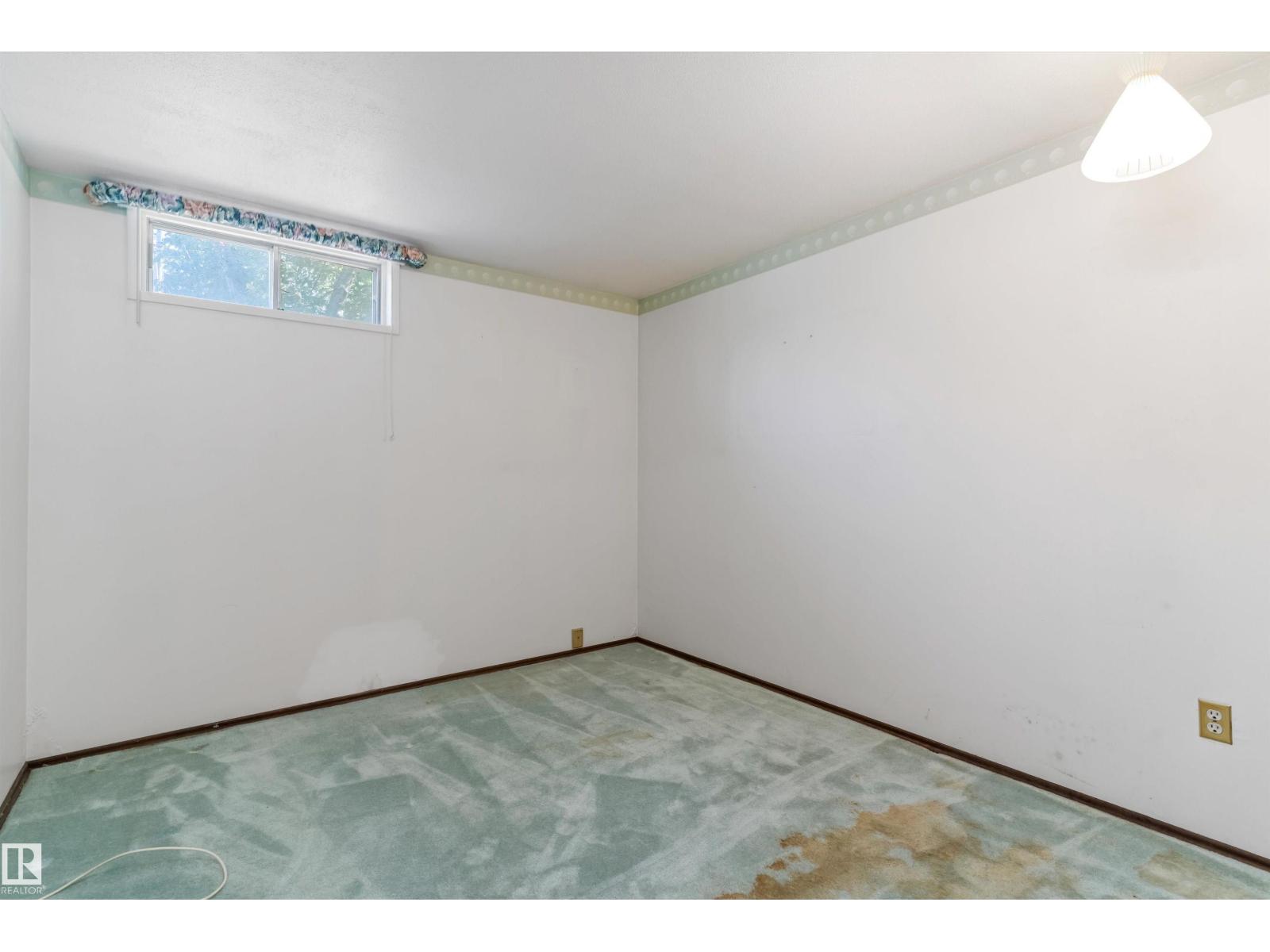9807 165 ST NW - 30
