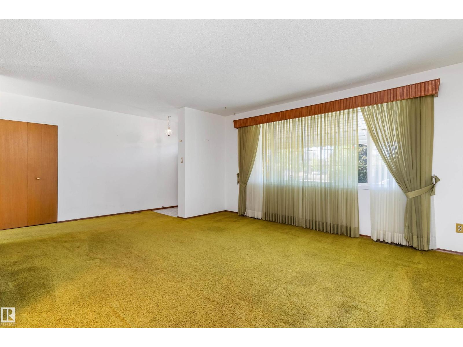 9807 165 ST NW - 5