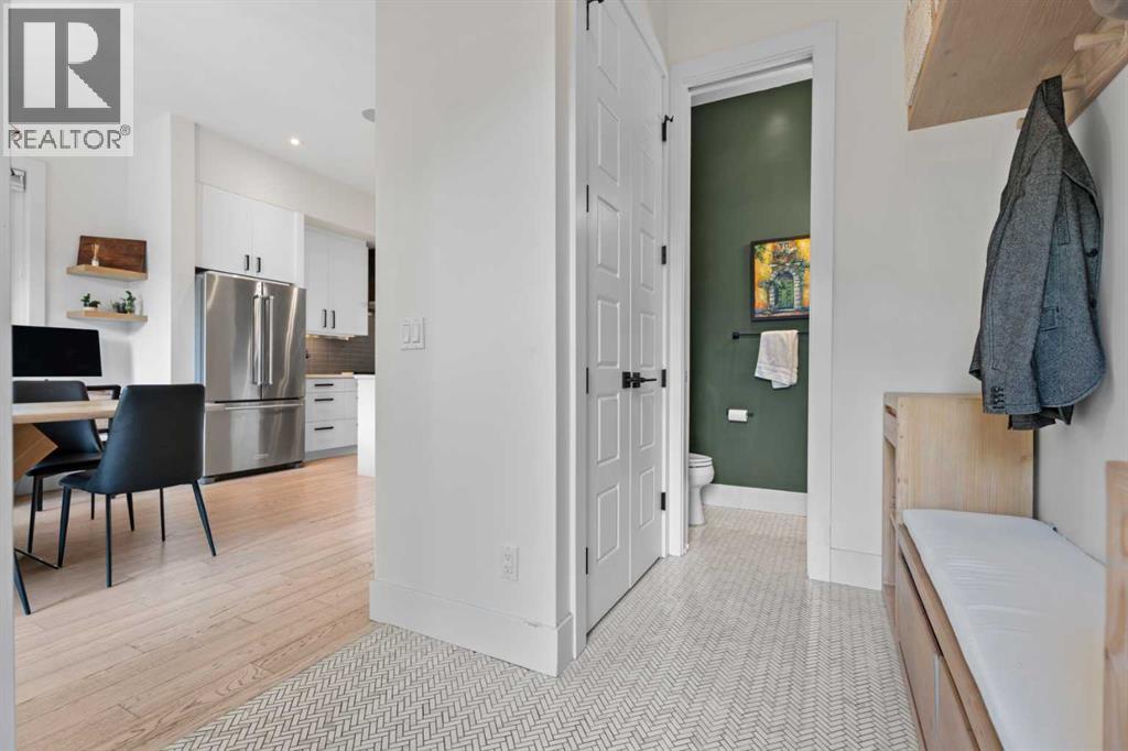 3823 15A Street SW - Image 15