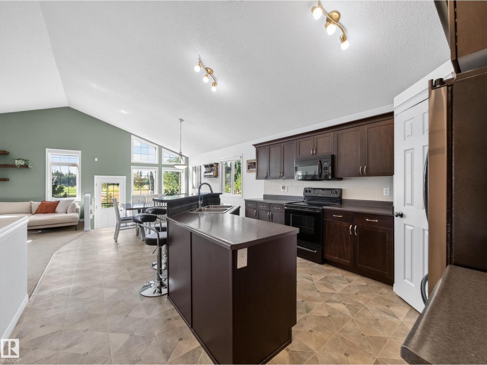 21315 58 AV NW - 12