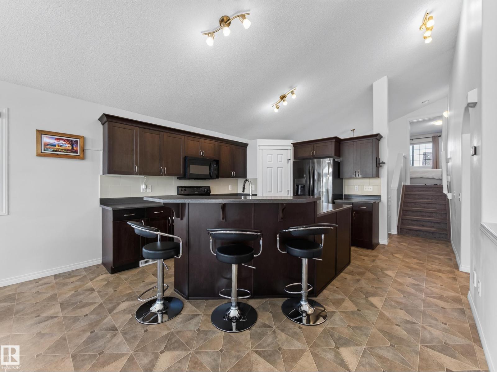 21315 58 AV NW - 14