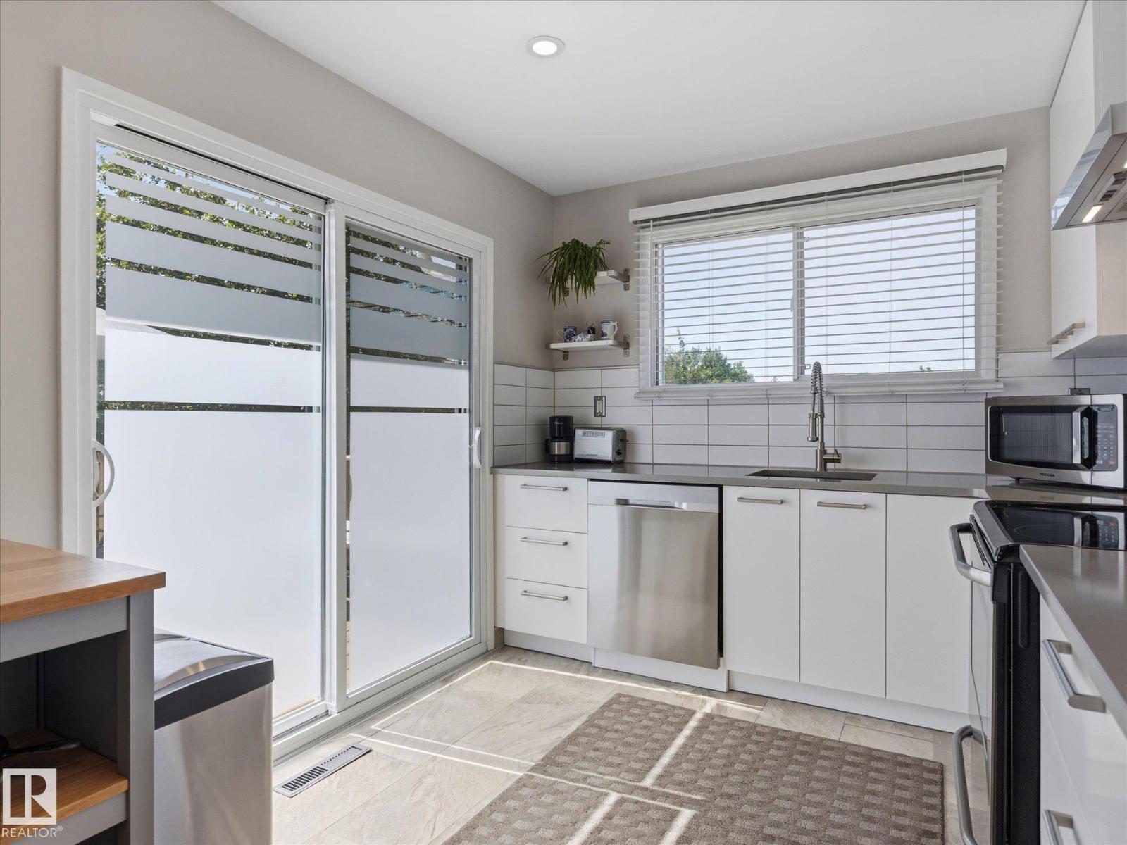 7411 141 AV NW - 13