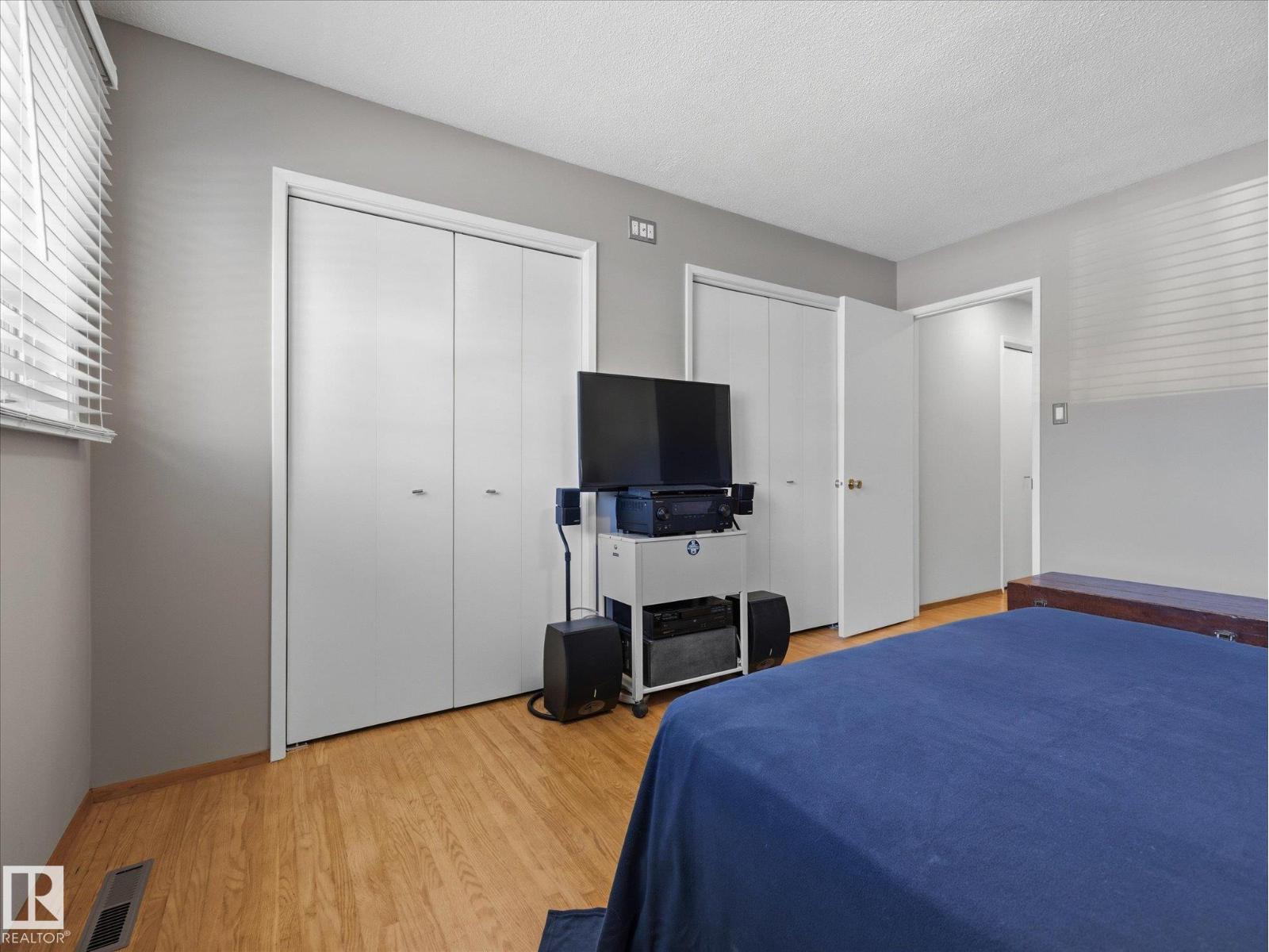 7411 141 AV NW - 16