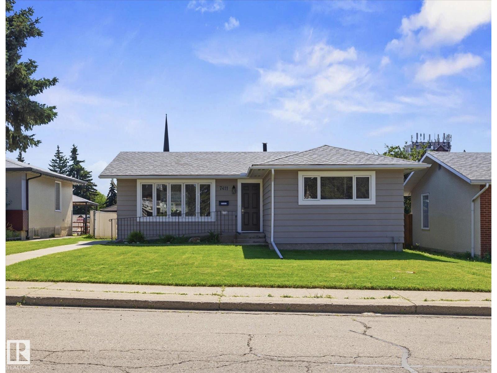 7411 141 AV NW - 2