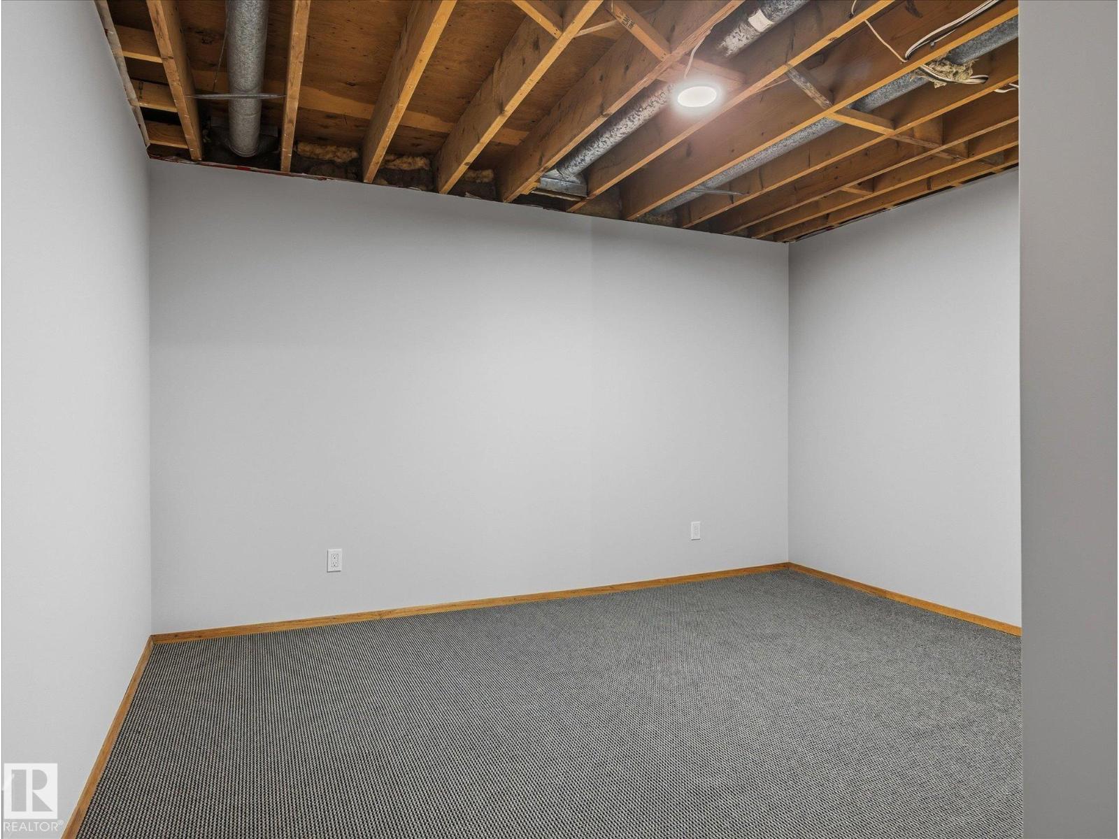 7411 141 AV NW - 26