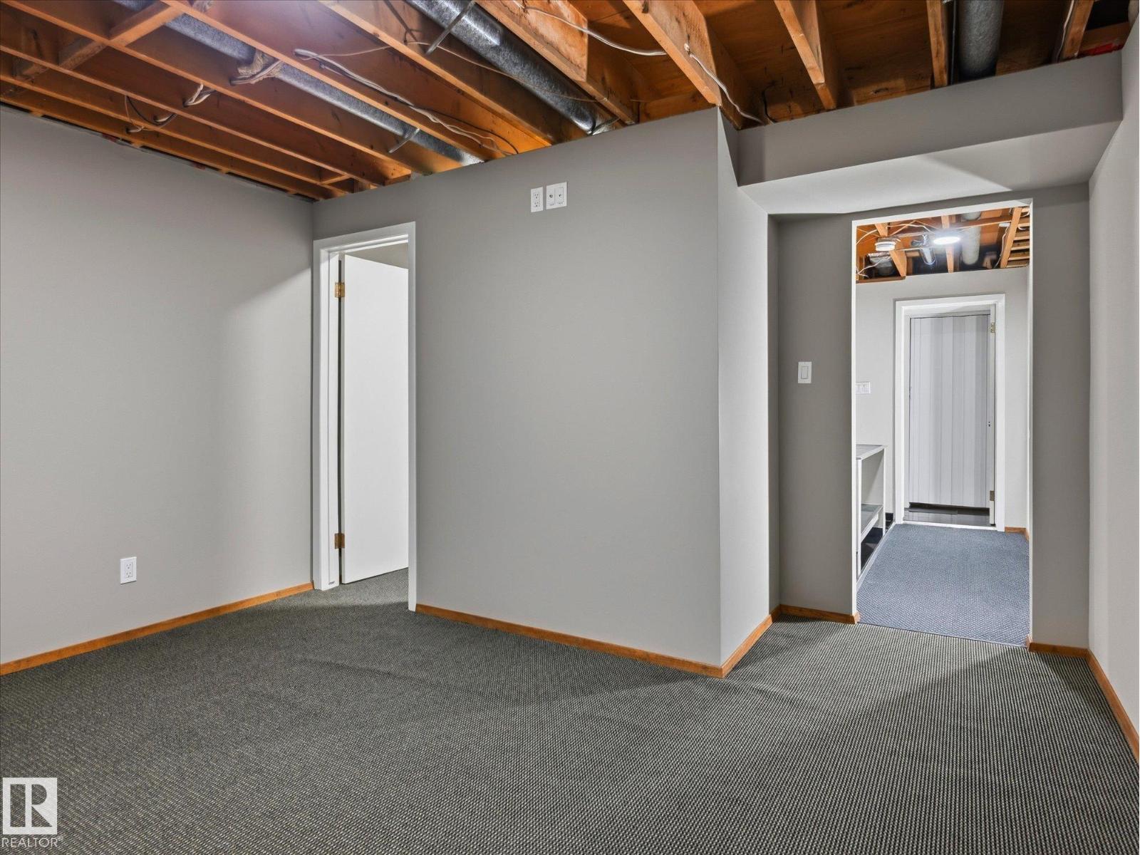 7411 141 AV NW - 27