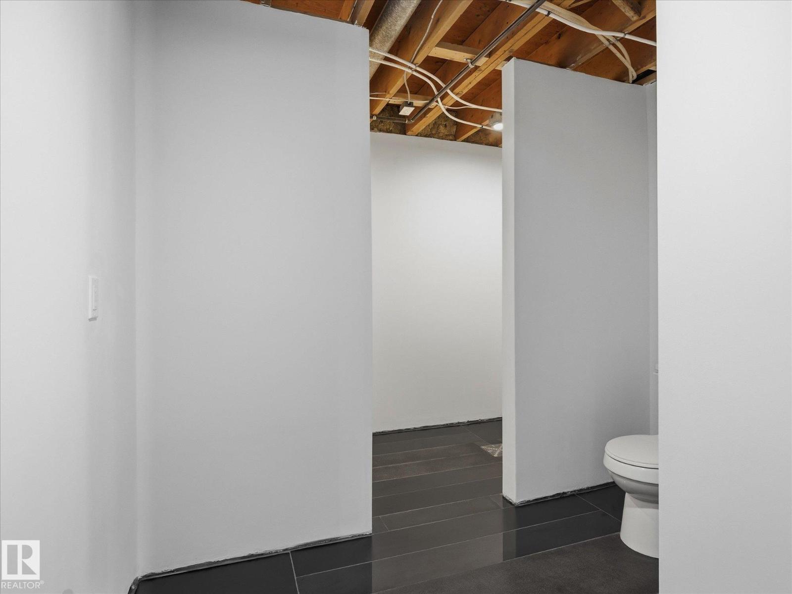 7411 141 AV NW - 29