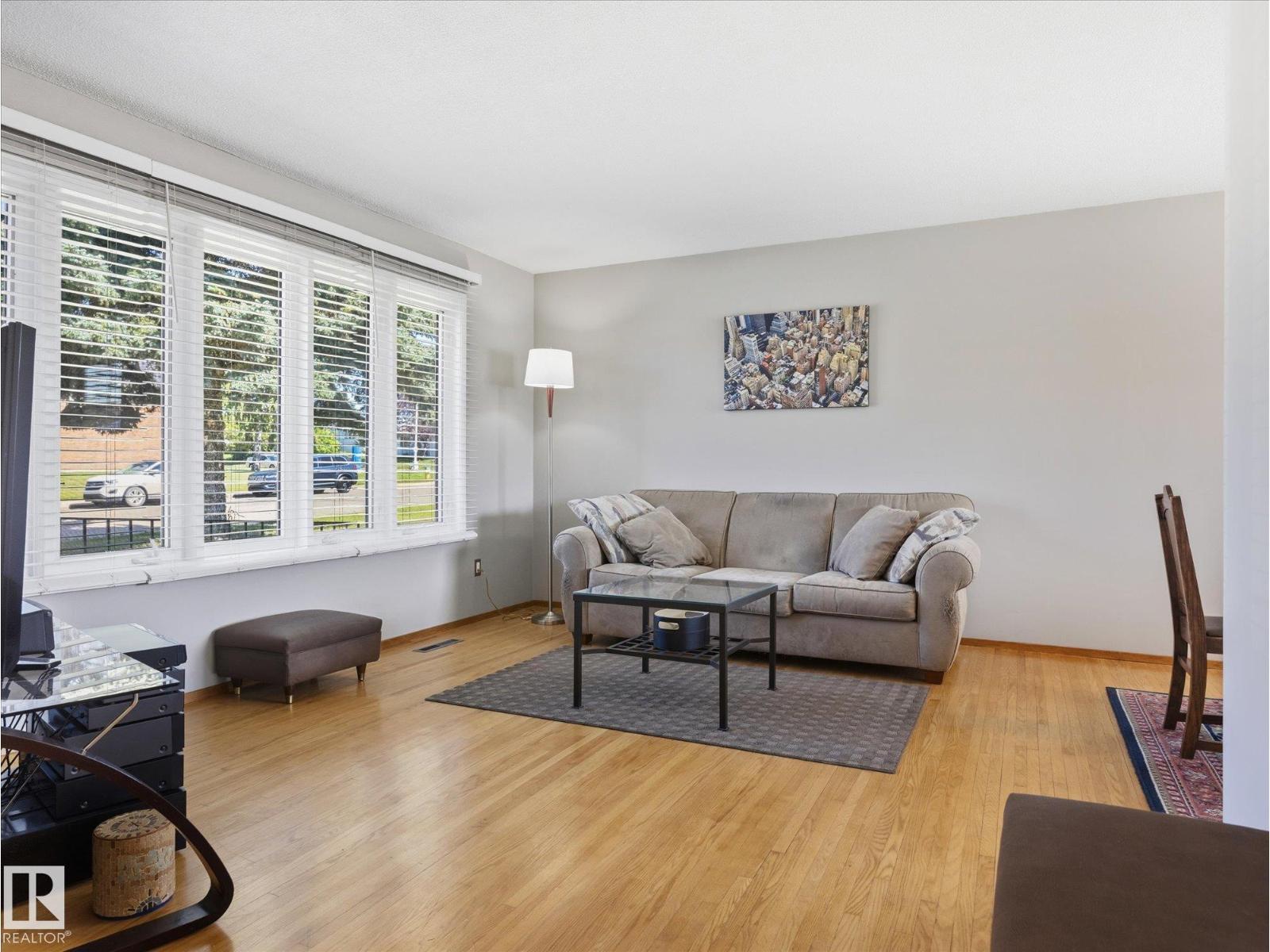 7411 141 AV NW - 6