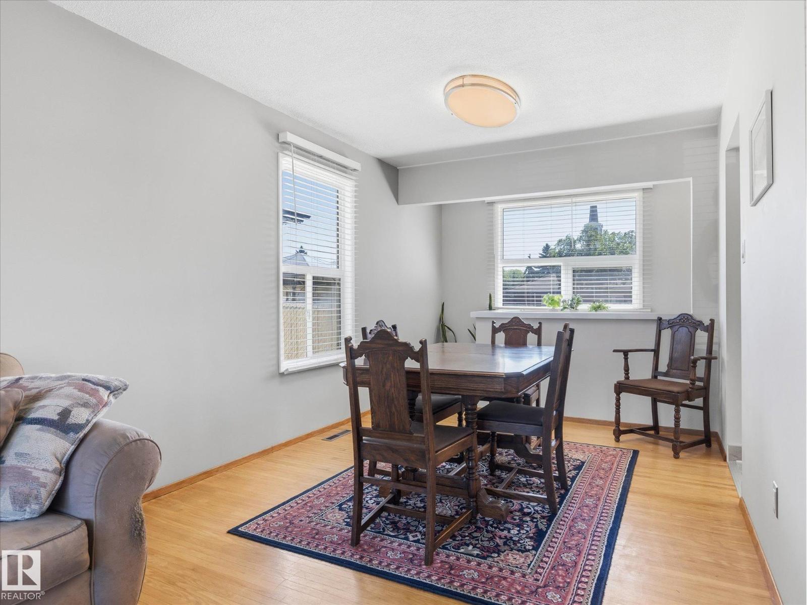7411 141 AV NW - 9