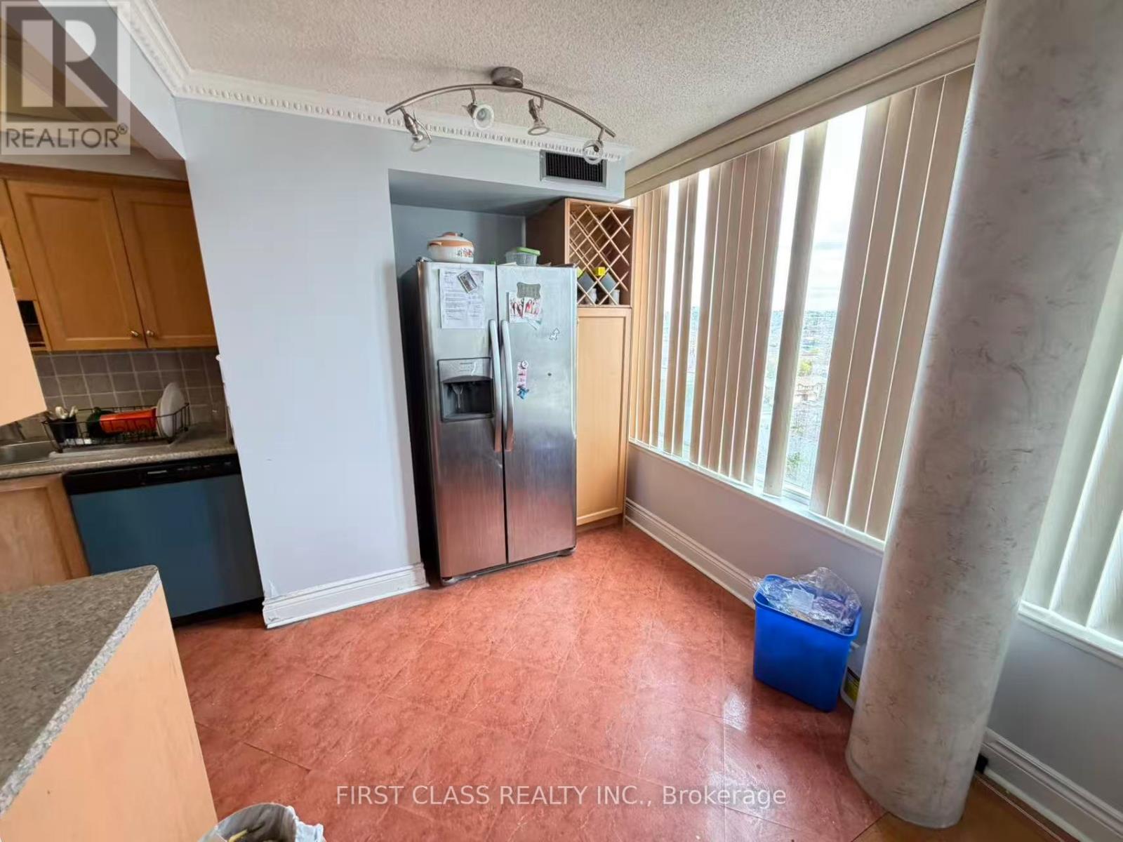 #1208 700 CONSTELLATION DRIVE - 11