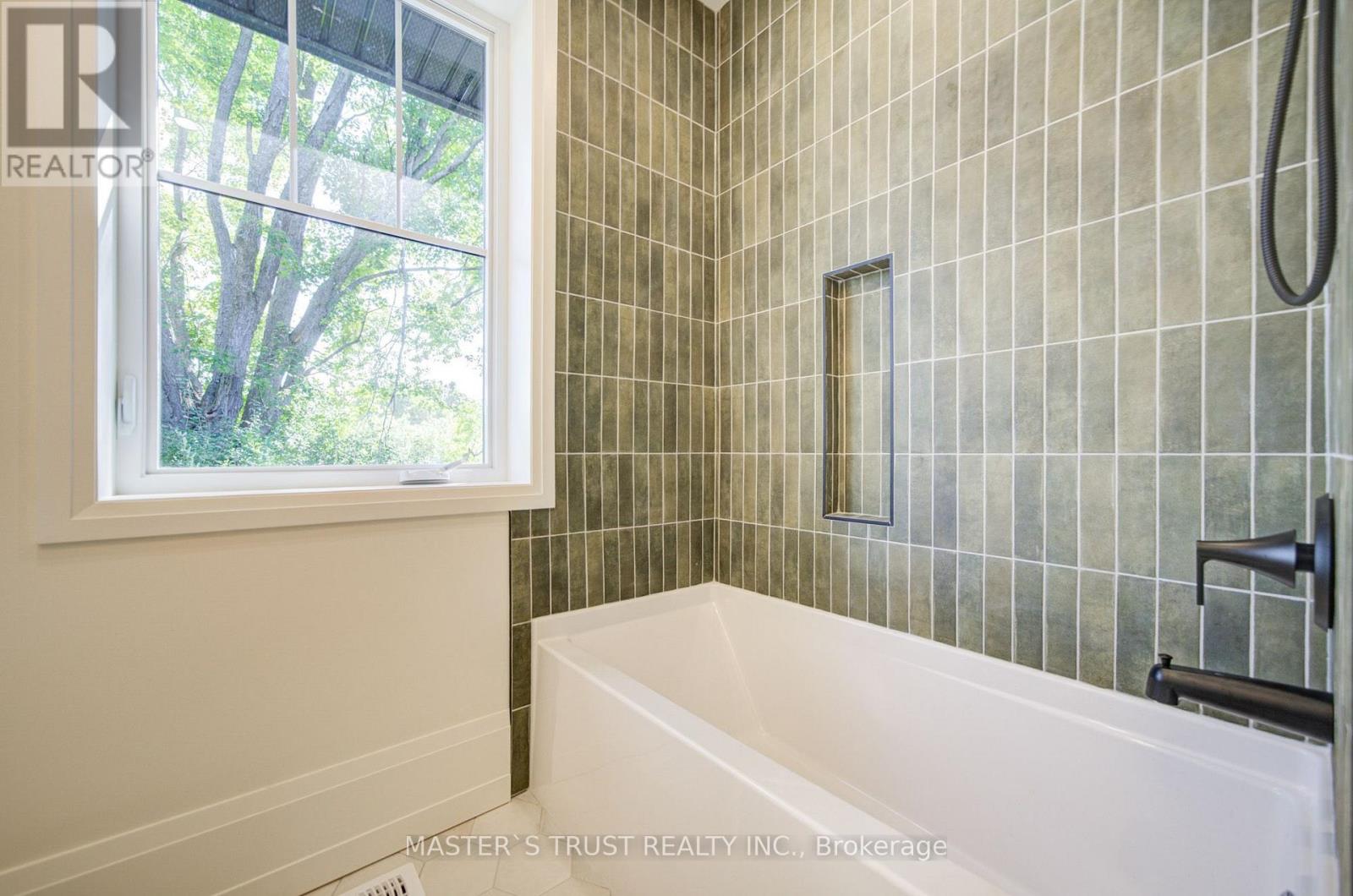 1109 2ND LINE - 22