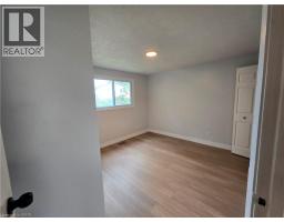 99 Cluthe Crescent, Kitchener, ON N2P1N1 Photo 14