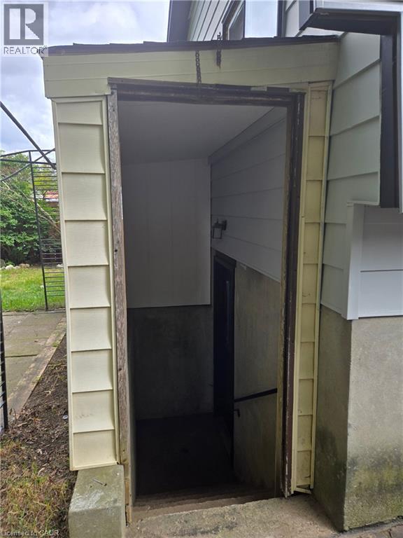 99 CLUTHE Crescent - 21