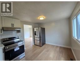 2pc Bathroom - 99 Cluthe Crescent, Kitchener, ON N2P1N1 Photo 12