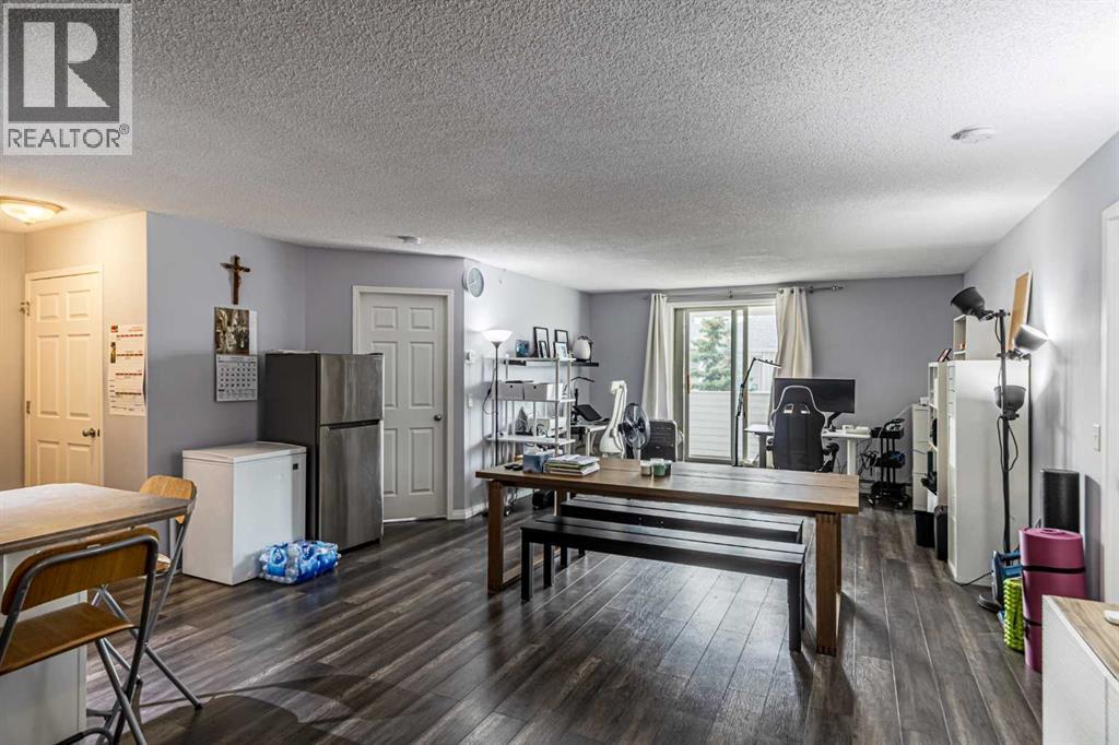 407, 9 Country Village Bay NE, Calgary, Alberta, T3K5J8