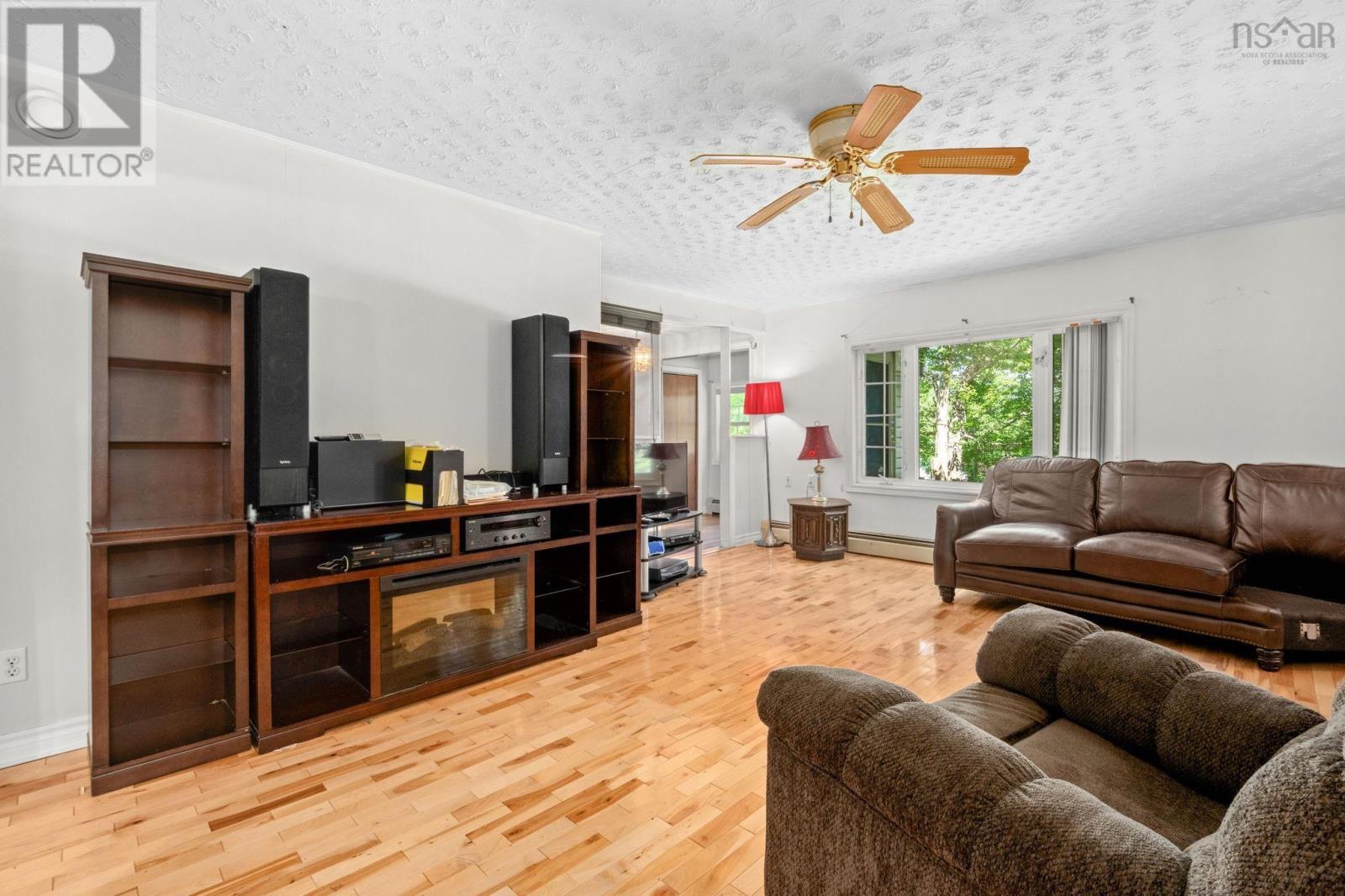 161 Lakeview Road - 7