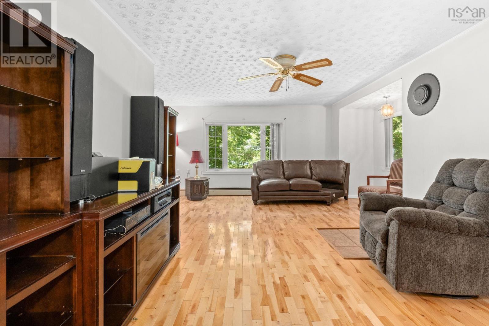 161 Lakeview Road - 9